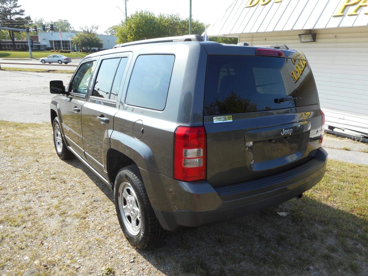 2017 Gray Jeep Patriot Sport 2WD (1C4NJPBA1HD) with an 2.0L L4 DOHC 16V engine, located at 2553 Airline Blvd, Portsmouth, VA, 23701, (757) 488-8331, 36.813889, -76.357597 - Photo#7